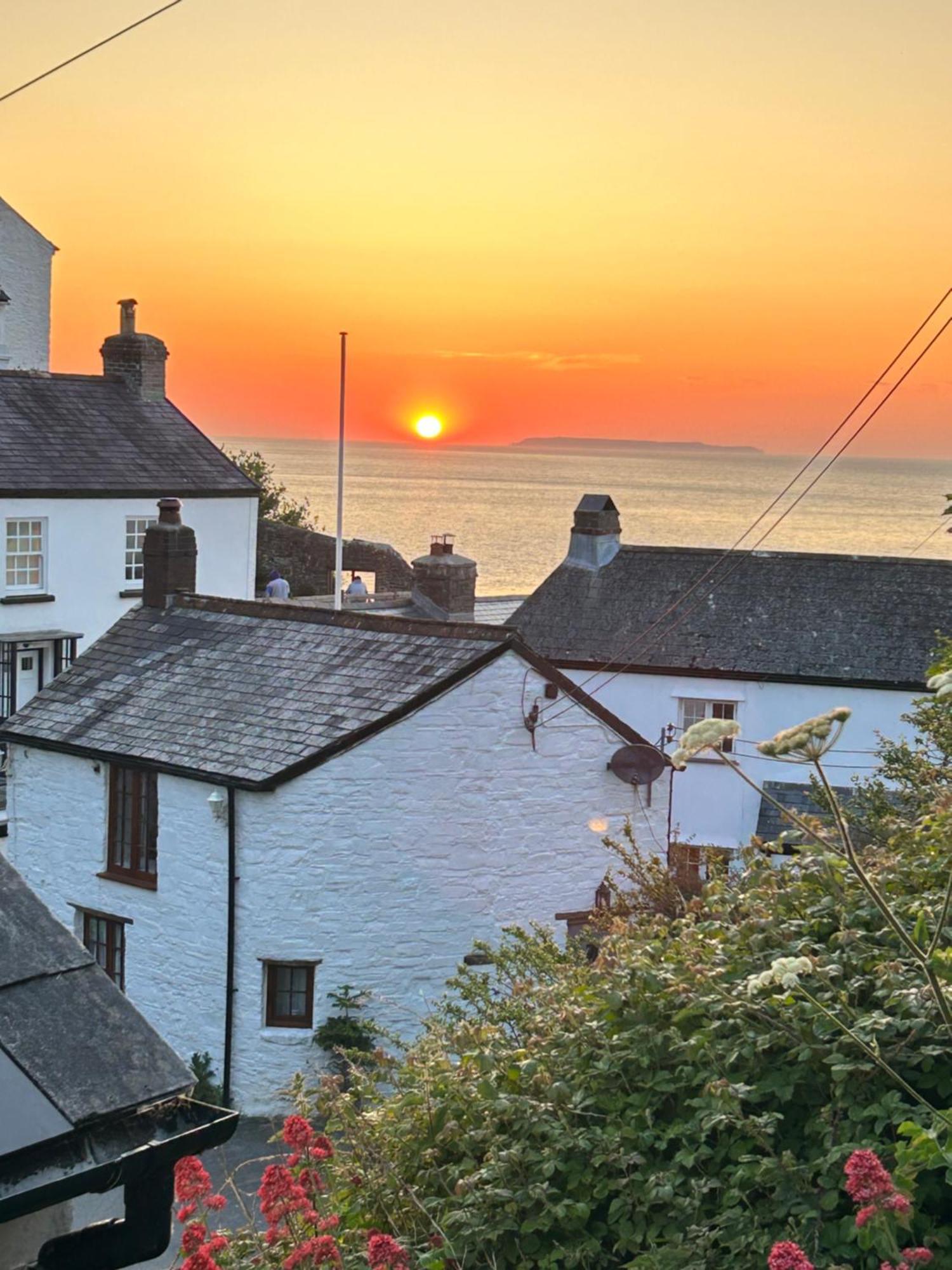 Cosy Boathouse Cottage By The Sea With Log Burner Bucks Mills Exterior photo